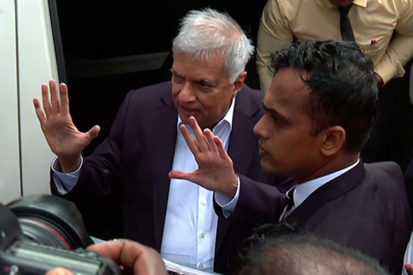 ரணிலை வைத்தியசாலையில் அனுமதிக்க வைத்தவர்களுக்கு நன்றி கூறிய நபர் | Those Who Admitted Ranil To The Hospital