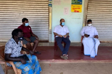 மணல் கொள்ளையர்களுக்கு சில அரசியல்வாதிகள் உதவி செய்து வருகின்றதாக குற்றச்சாட்டு