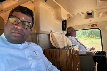 ரணிலுடன் உலங்கு வானூர்தியில் பிள்ளையான் கதை