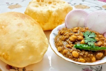 அன்று சைக்கிளில் சென்று சோலா பூரி விற்பனை.., இன்று பல கோடி மதிப்பில் சாம்ராஜ்ஜியம்