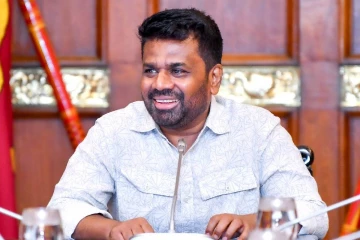 මේ උතුම් පාස්කු උදාවේදී සාමය කරා යන ගමන්මඟ හෙළිපෙහෙළි වේවා’යි ජනපති පාස්කු ඉරුදිනය සුබ පැතුම් එක්කර තිබේ