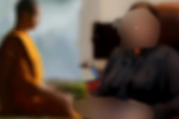 රූපවාහිනියෙන් ජනප්‍රිය වූ හිමිනමක් දායකයෙකුගේ බිරිද අරන් යයි.. වීඩියෝත් සාක්ෂි වෙයි..