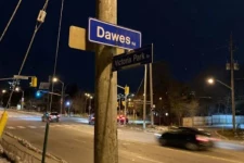 கனடாவின் ரொறன்ரோவில் 14 வயது சிறுமியை கத்தியால் குத்திய 3 இளைஞர்கள்! மருத்துவமனையில் தீவிர சிகிச்சை