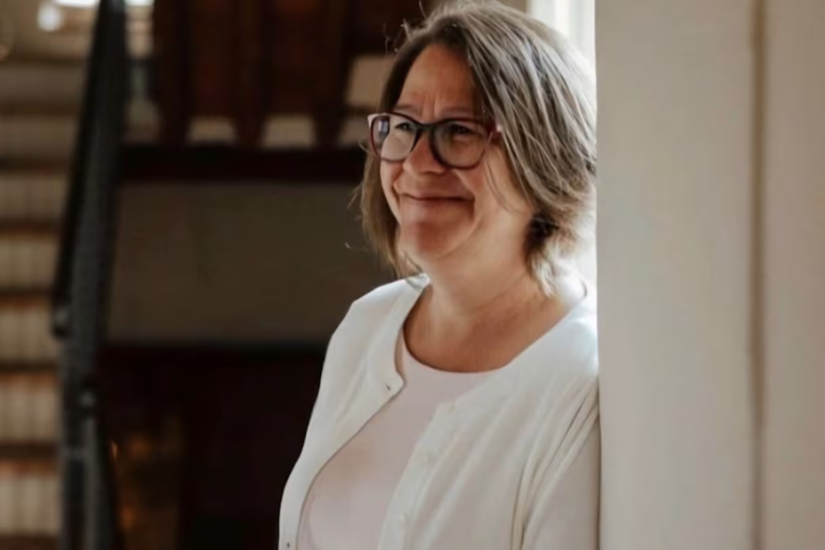 காதலின் பெயரால் மோசடி: தென் கொரிய சிறையில் வாடும் கனடா பெண் | How A Bc Romance Scam Victim Is Coping Behind Bars