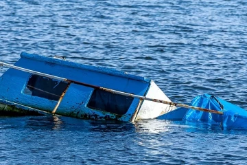 யாழில் கட்டுமரம் கவிழ்ந்ததில் மீனவர் உயிரிழப்பு