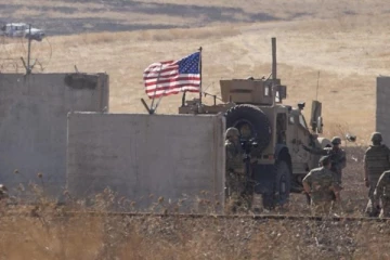 அமெரிக்க படைத்தளம் மீது தாக்குதல் ; பலர் காயம்