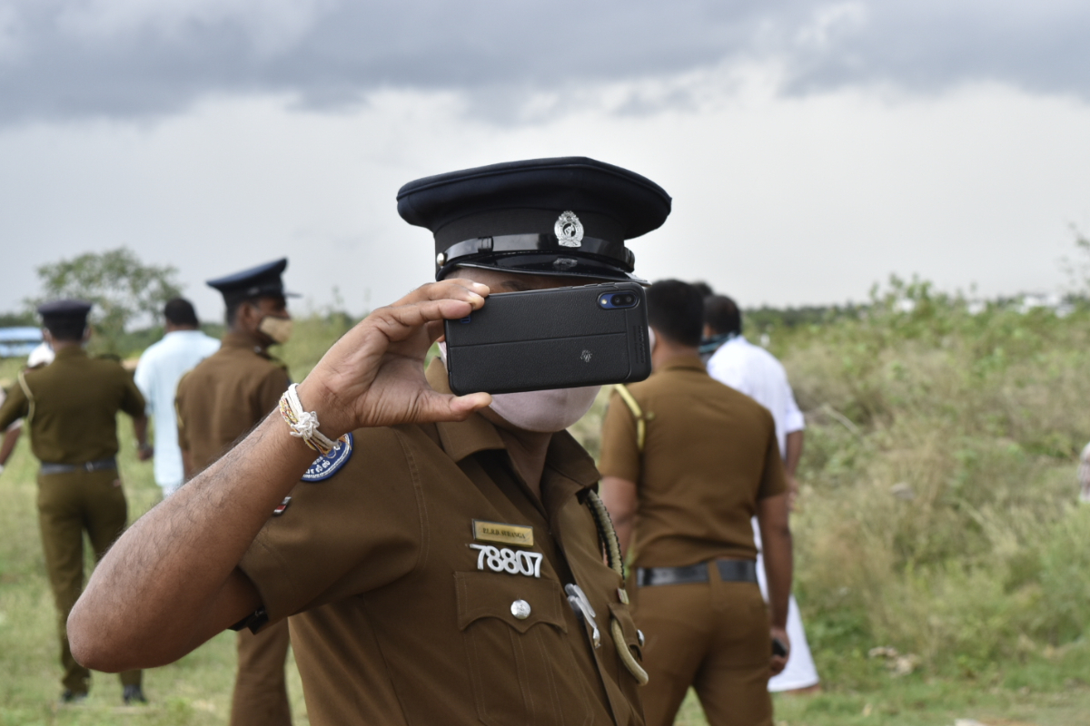 யாழ்ப்பாணம் அல்லைப்பிட்டியில் மனித எலும்புக்கூடு; பொலிஸார் சந்தேகம் | Human Skeleton Found In Allipiddy Jaffn யாழ்ப்பாணம் அல்லைப்பிட்டியில் மனித எலும்புக்கூடு; பொலிஸார் சந்தேகம் | Human Skeleton Found In Allipiddy Jaffn