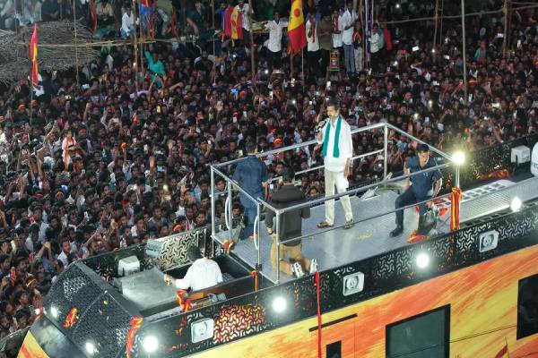 கரூர் விவகாரத்தால் விஜய்க்கு பெரும் பின்னடைவு: குவிக்கப்பட்டுள்ள பொலிஸார் | Karur Issue New Investigation Vijay