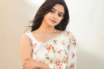 பாக்கியலட்சுமி சீரியல் ஜெனியா இது.. சேலையில் அழகிய போட்டோஷூட்