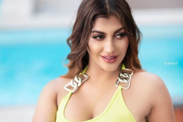 ட்ரான்ஸ்பரென்ட் உடையில் அப்படியொரு போஸ் கொடுத்த யாஷிகா ஆனந்த்!! இதோ