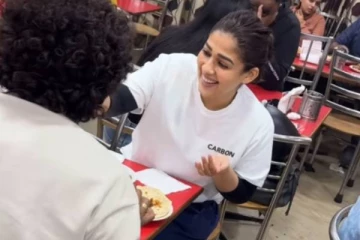 நயன்தாரா சின்ன ஹோட்டலில் கூட்டத்தோடு கூட்டமாக சாப்பிட்ட வீடியோ.. விக்கி செய்த காரியம்