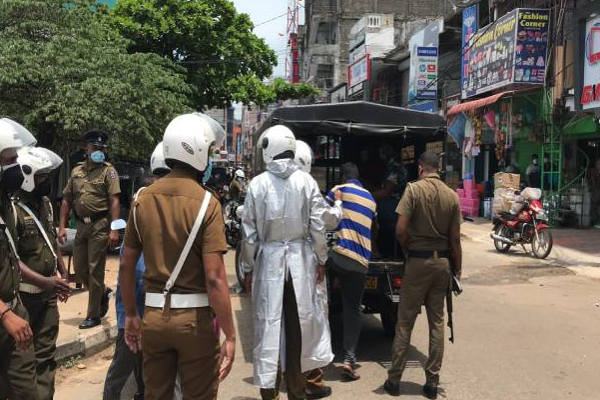 யாழில் மர்மப்பொருடளுடன் நபரொருவரை கைது செய்த பொலிஸார்! | Nelliady Police Arrested A Person With Ganja