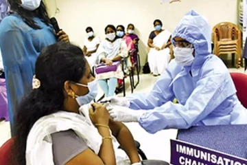 இவர்கள் மட்டும் தடுப்பூசி போடக்கூடாது..! வெளியான முக்கிய தகவல்