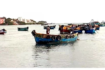 சட்டவிரோத மீன்பிடியில் ஈடுபட மாட்டோம் என ராமேஸ்வரம் மீனவர்கள் உறுதி