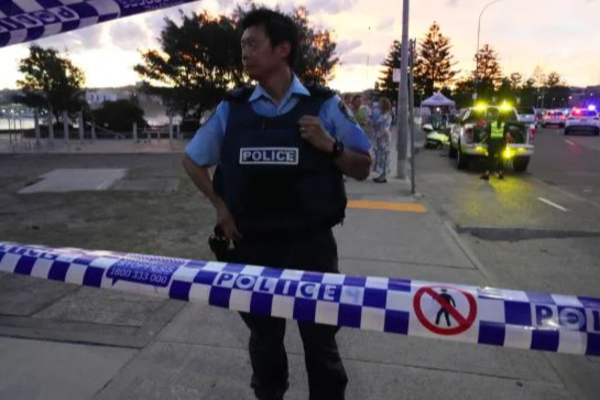 சிட்னி துப்பாக்கிச் சூடு ; சந்தேக நபர் சர்வதேச தீவிரவாதக் குழுவுடன் நெருங்கிய தொடர்பு! | Sydney Bondi Suspect Link Isis Terrorist Group