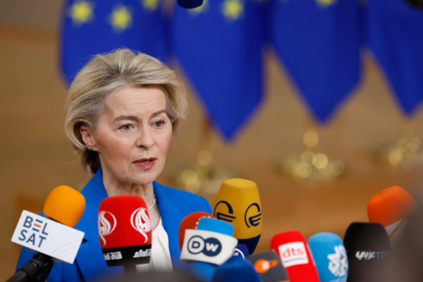 பிரான்ஸ் , இத்தாலி எதிர்ப்பு; EU விவசாயிகள் போராட்டம்; முக்கிய ஒப்பந்தம் ஒத்திவைப்பு | Protests Eu Mercosur Agreement Postponed