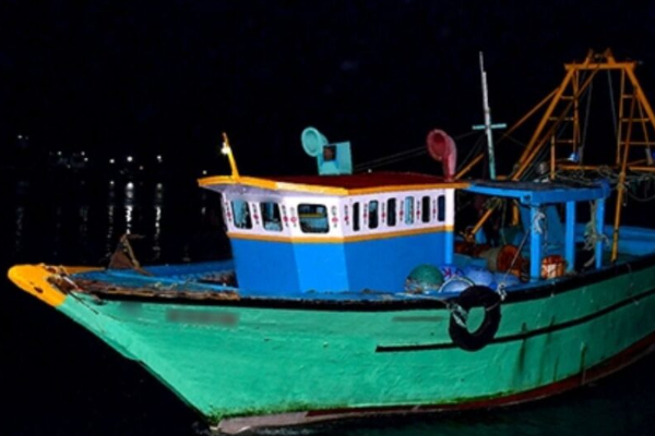 தெற்கு கடலில் கடத்தல்! 270 கிலோகிராம் போதைப்பொருள் இருப்பதாக சந்தேகம் | Drug Boats Seized Off South Coast தெற்கு கடலில் கடத்தல்! 270 கிலோகிராம் போதைப்பொருள் இருப்பதாக சந்தேகம் | Drug Boats Seized Off South Coast