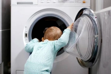 பிரான்ஸில் சலவை இயந்திரத்தில் கிடந்த 3 வயது சிறுமி! தீவிர முயற்சிக்கு பிறகு நேர்ந்த பரிதாபம்