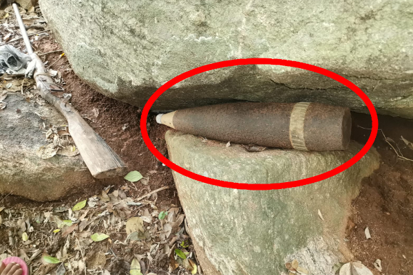 இராணுவப் புலனாய்வாளர்களுக்கு கிடைத்த இரகசிய தகவல் -  சிக்கிய அதி சக்திவாய்ந்த பீரங்கிக் குண்டு - ஐபிசி தமிழ்