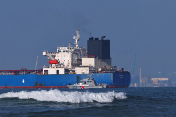 மத்திய தரைக்கடலில் அதிரடி வேட்டை! ரஷ்ய எண்ணெய் கப்பலைச் சிறைபிடித்த பிரான்ஸ் | France Seizes A Russian Shadow Fleet Tanker மத்திய தரைக்கடலில் அதிரடி வேட்டை! ரஷ்ய எண்ணெய் கப்பலைச் சிறைபிடித்த பிரான்ஸ் | France Seizes A Russian Shadow Fleet Tanker