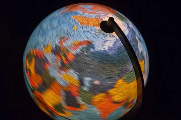 ஆகஸ்ட் 5 வேகமாக சுழன்ற பூமி- விஞ்ஞானிகள் அச்சம் | Earth Rotates Faster In Aug 5 In Tamil