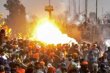 விவசாயிகளின் கருப்பு தினம்; உருவபொம்மையை எரித்து தீவிர போராட்டம் - தலைநகரில் பதற்றம்!