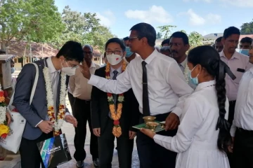 சீன அரசாங்கத்தின் அன்பளிப்பு பொருட்கள் அதிபர்களிடம் கையளிப்பு(Photos)