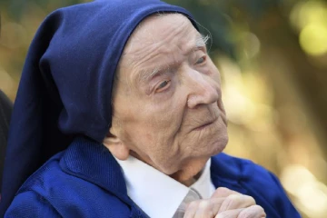 உலகின் அதிக வயதுடைய கன்னியாஸ்திரி காலமானார்