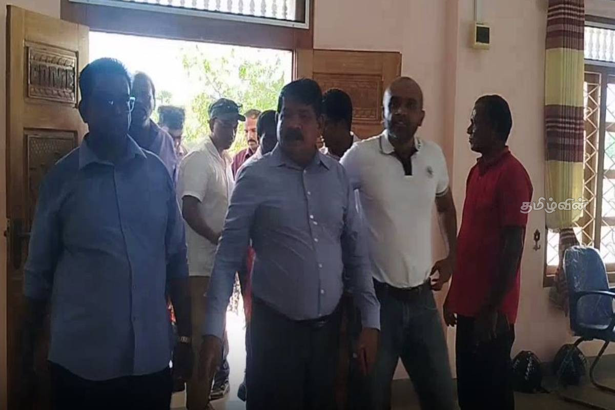 மருதங்கேணியில் அதிகாரத்திலுள்ளவர்களுடன் மக்கள் நேரடி சந்திப்பு | People S Direct Meeting Power In Maruthankerni மருதங்கேணியில் அதிகாரத்திலுள்ளவர்களுடன் மக்கள் நேரடி சந்திப்பு | People S Direct Meeting Power In Maruthankerni