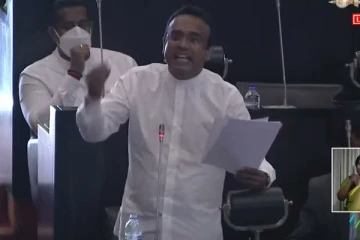 நாடாளுமன்றின் முன்னால் போராட்டம் மேற்கொண்ட இளைஞர்கள் கடத்தல்- மனுஷ, சபாநாயகரிடம் முறையீடு