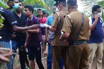 පුද්ගලයෙක් පොලීසියට පහර දී සිදුවූ දේ..
