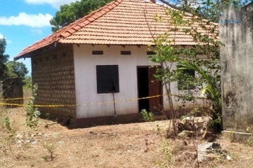 முல்லைத்தீவில் பூட்டப்பட்ட வீட்டில் இருந்து அழுகிய நிலையில் சடலம் மீட்பு