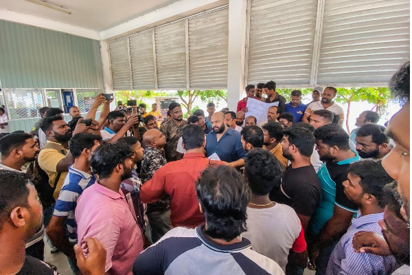 மட்டக்களப்பில் பதற்ற நிலை; சாணக்கியனை தாக்க முயன்றதால் பரபரப்பு!(Photos) | Tension In Batticaloa Tried To Attack Chanakyan