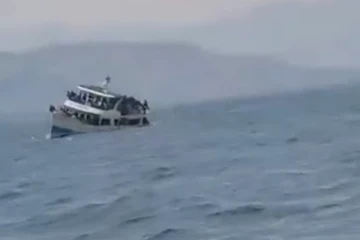 நடு கடலில் கவிழ்ந்த படகு ; 86 போ் உயிரிழப்பு
