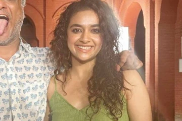 ஐஸ்வர்யாவுக்கு கன்னத்தில் முத்தம் கொடுத்த புகைப்படத்தை வெளியிட்ட கீர்த்தி சுரேஷ்..