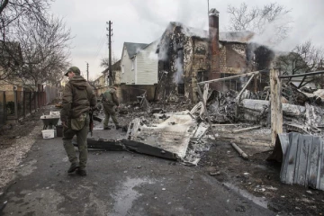 உக்ரைனில் ஆடையில்லாத 5 பெண்களின் உடல்களை சாலையில் எரிக்க முயன்ற ரஷ்ய வீரர்கள்! பதறவைக்கும் தகவல்