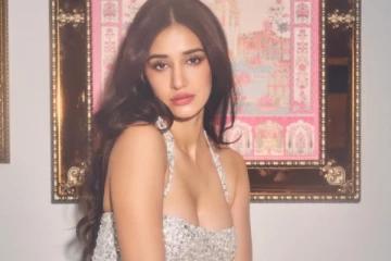 நடிகை திஷா பாட்னி செம ஹாட் போட்டோஷூட்