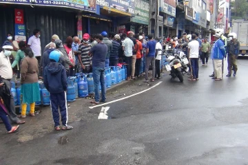 மலையகத்தில் சில வாரங்களுக்கு பிறகு விநியோகம் செய்யப்பட்ட எரிவாயு (Photos)