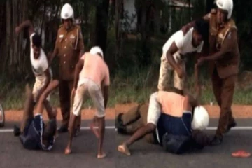 பொலிஸ் அதிகாரியை வீதியில் வைத்து கொடூரமாக தாக்கிய இருவர்!