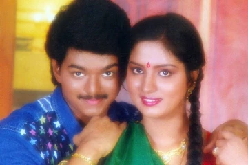 போட்டோஷூட்டுக்கு வீட்டுக்கு அழைத்த அப்பா!! நடிகையின் தோளில் விஜய் செய்த செயல்..