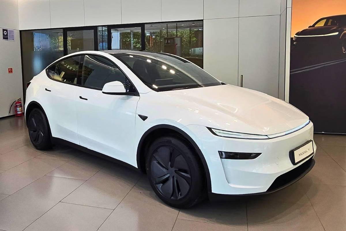 சென்னையில் முதல் ஷோரூமை திறக்க உள்ள டெஸ்லா | Tesla To Open Experience Centre In Chennai சென்னையில் முதல் ஷோரூமை திறக்க உள்ள டெஸ்லா | Tesla To Open Experience Centre In Chennai