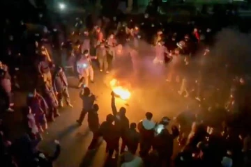 ஈரானில் பதற்றம் உச்சம் ; அமெரிக்கர்களுக்கு உடனடி வெளியேற்ற உத்தரவு