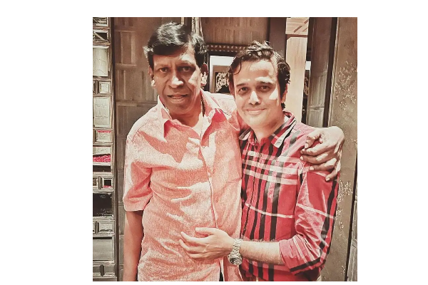 எலும்பும் தோலுமாக மாறிய வடிவேலு!  லீக்கான முதல் நாள் ஷூட்டிங் புகைப்படத்தால் பேரதிர்ச்சியில் உறைந்த ரசிகர்கள் | Hocking Transformation First Day Shooting Spot P