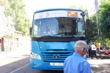 மட்டக்களப்பில் போக்குவரத்து நெருக்கடிக்கு தற்காலிக தீர்வு(Photos)