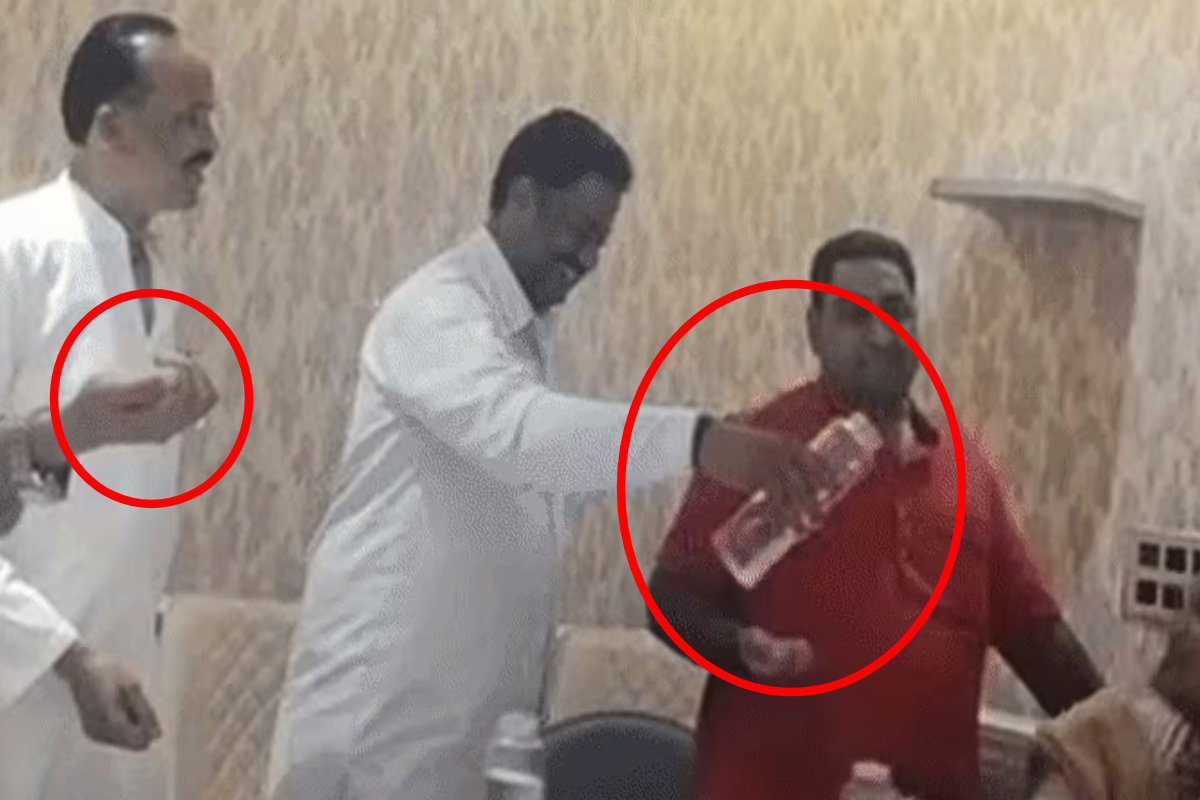 லஞ்சப் பணத்தை பிரித்துக்கொள்ள உறுதிமொழி எடுத்த கவுன்சிலர்கள்; வைரலாகும் காணொளி! | Up Councillors Pledged To Share The Bribe Money
