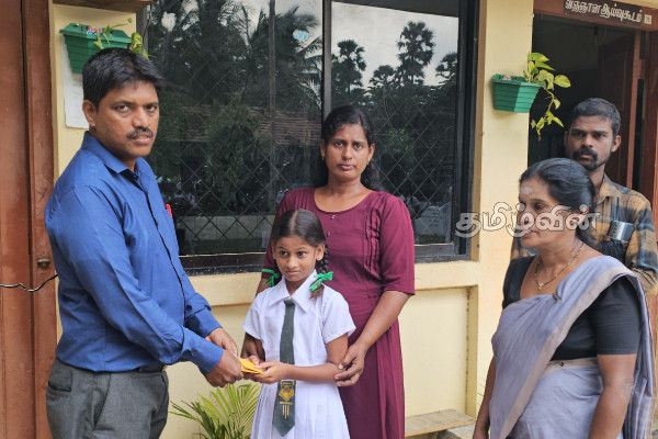 புலமைப் பரிசில் பரீட்சையில் சாதனை புரிந்த மாணவிக்கு கௌரவிப்பு! | Honored For Student Gr 5 Scholarship Exam