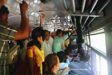 தமிழர் பகுதியில் பேருந்தில் பயணித்த குடும்ப பெண்ணுக்கு நேர்ந்த துயரம்