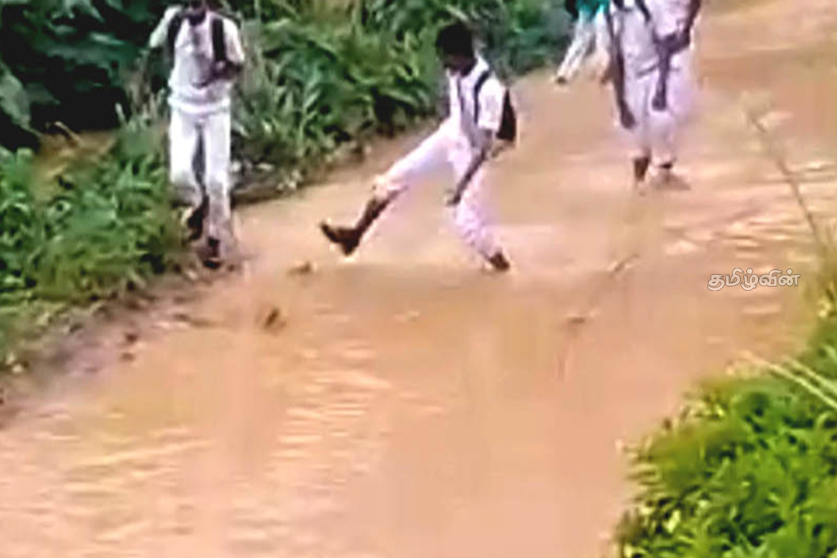 திடீர் வெள்ளத்தால் லிந்துலை பாடசாலைக்கு விடுமுறை - மாணவர்களுக்கு விடுக்கப்பட்ட அறிவுறுத்தல் | Holiday Declared For Lihindula School Due Flood திடீர் வெள்ளத்தால் லிந்துலை பாடசாலைக்கு விடுமுறை - மாணவர்களுக்கு விடுக்கப்பட்ட அறிவுறுத்தல் | Holiday Declared For Lihindula School Due Flood
