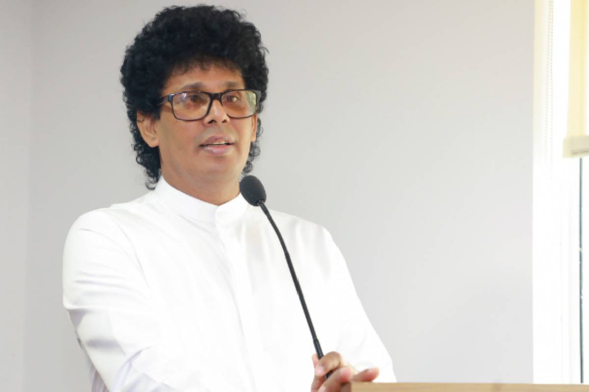 அமைச்சர் வசந்த சமரசிங்கவுக்கு நீதிமன்றத்தில் வழக்கு இல்லையா: விமல் வீரவன்ச கேள்வி | Vasantha Samarasinghe Mp Court Case Wimal அமைச்சர் வசந்த சமரசிங்கவுக்கு நீதிமன்றத்தில் வழக்கு இல்லையா: விமல் வீரவன்ச கேள்வி | Vasantha Samarasinghe Mp Court Case Wimal