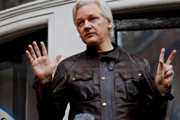 விக்கிலீக்ஸின் நிறுவனரின் ஈக்வடோர்  குடியுரிமை ரத்து!